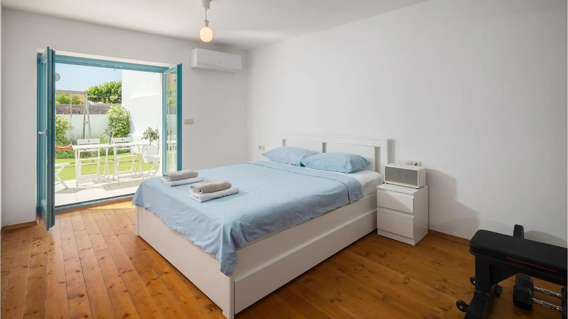 2 Bedroom Beautiful Home In Lozari Stuparic Holiday home