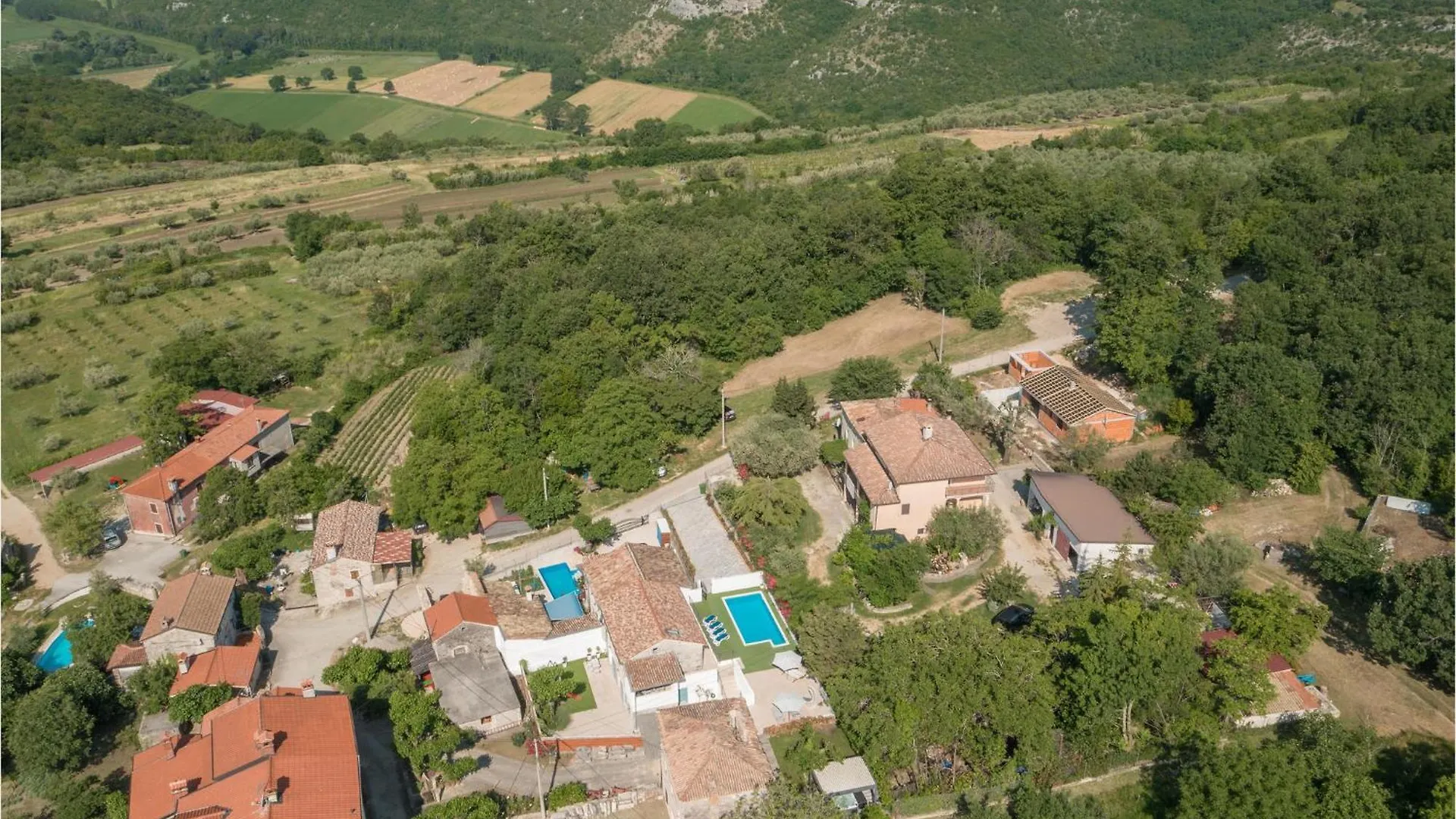 2 Bedroom Beautiful Home In Lozari Stuparic Holiday home