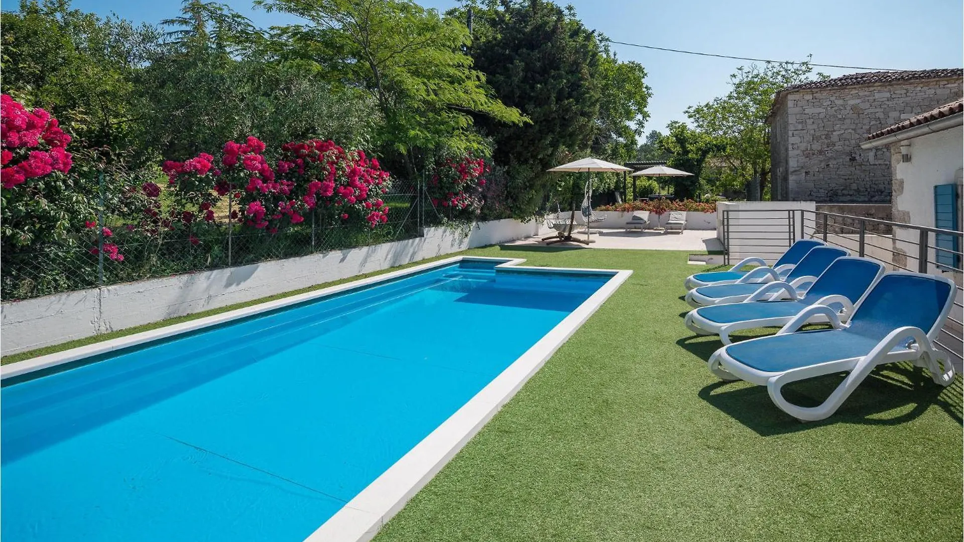 2 Bedroom Beautiful Home In Lozari Stuparic Croatia