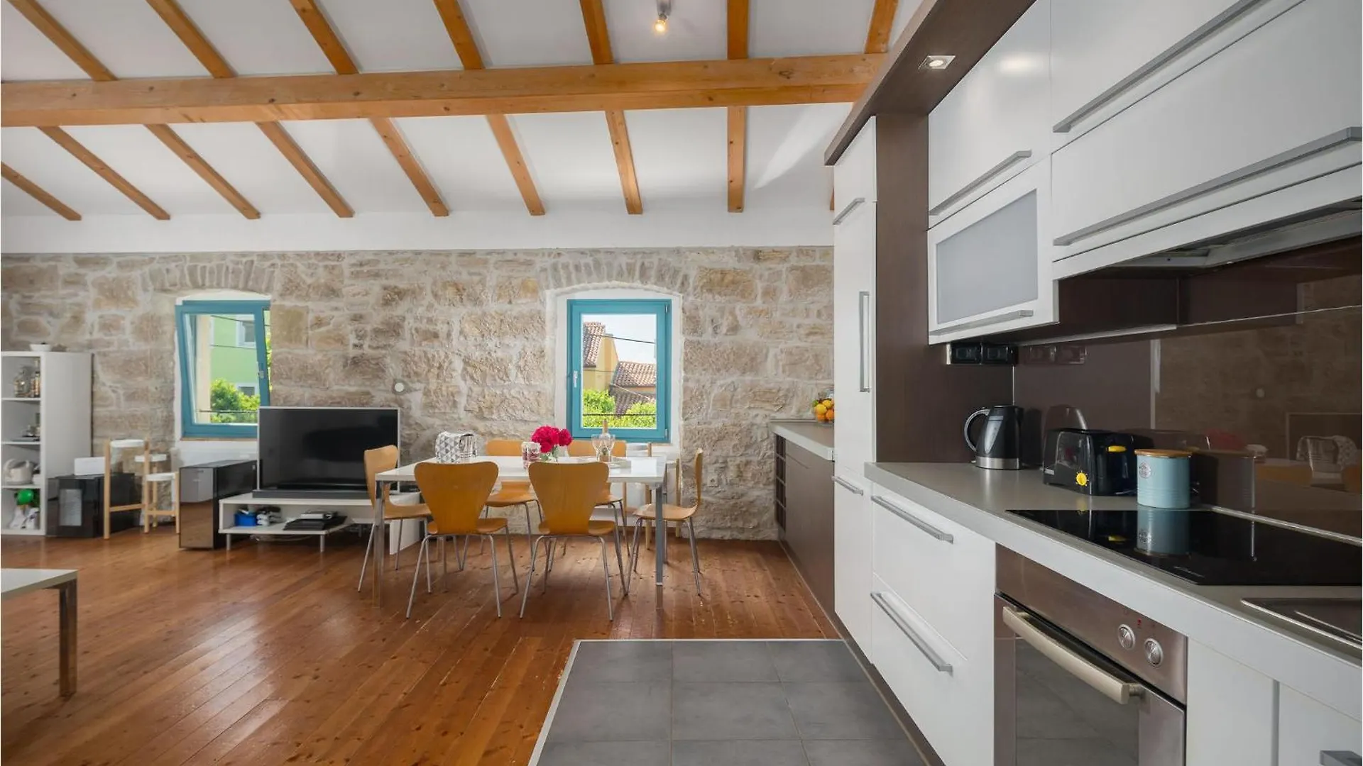 2 Bedroom Beautiful Home In Lozari Stuparic 0*,  Croazia