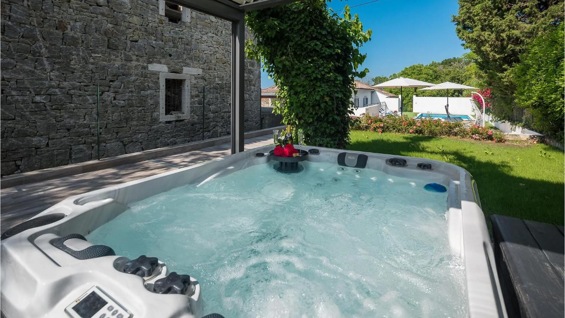 Casa vacanze 2 Bedroom Beautiful Home In Lozari Stuparic